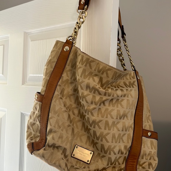 Michael Kors large purse - Picture 1 of 3
